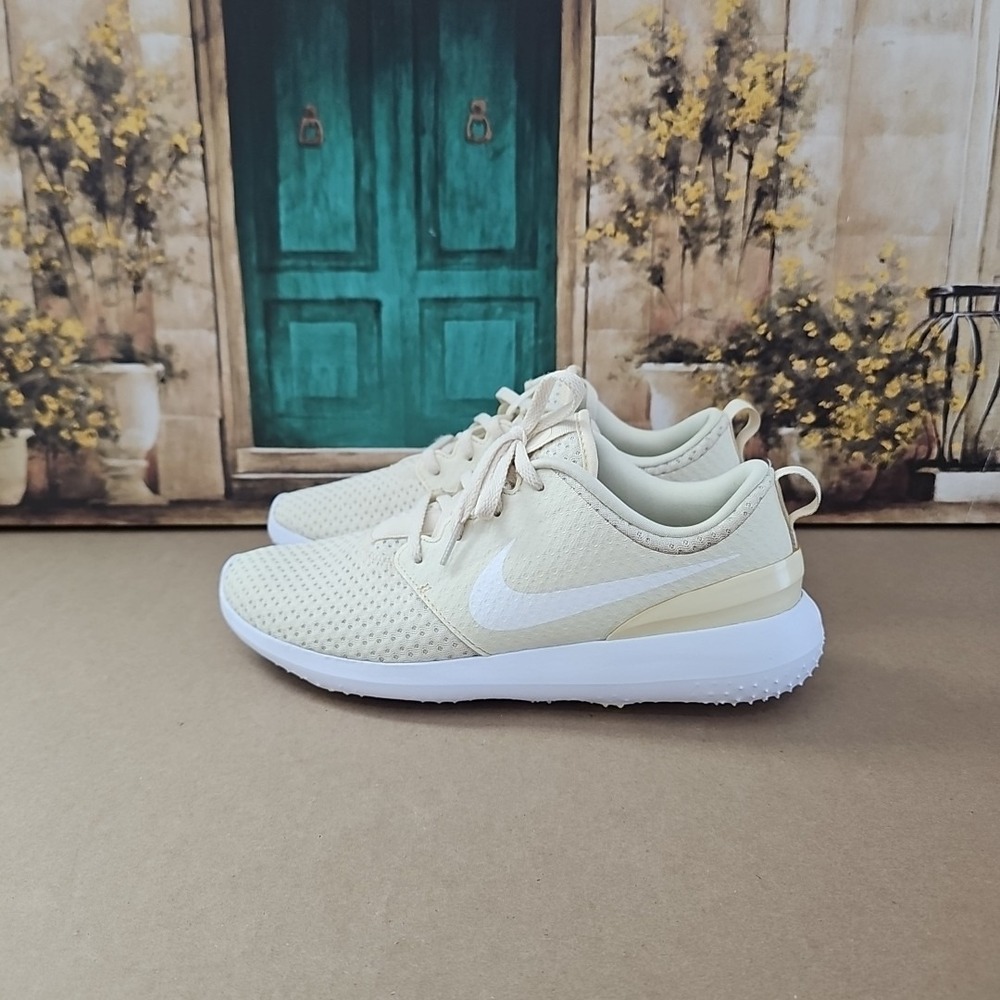 Women's Nike Roshe G Golf Shoes Size 9 US Pale Yellow Cd6066 700